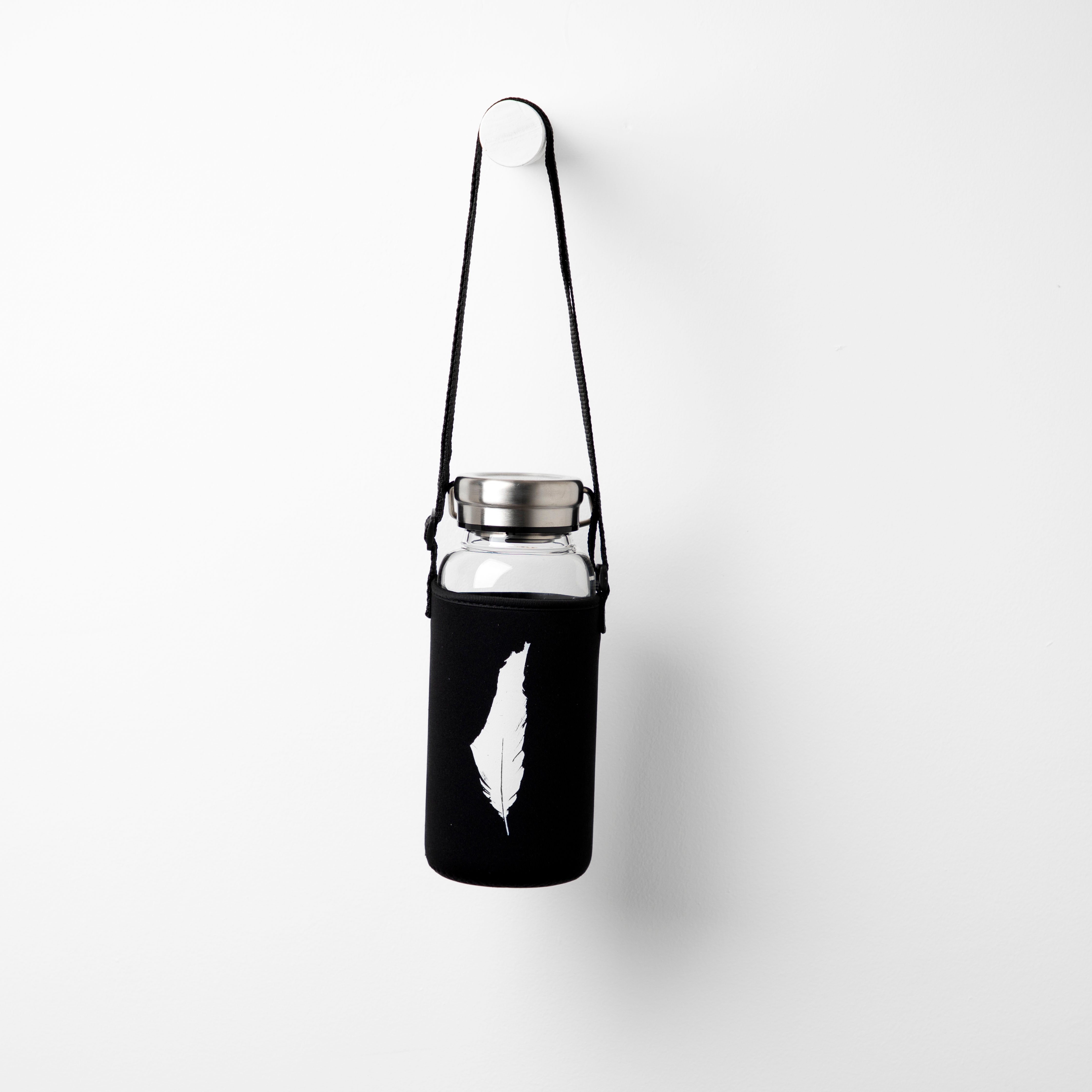 Reesheh | Premium Water Bottle with Sleeve & Hangers Reesheh | Premium Water Bottle with Sleeve & Hangers