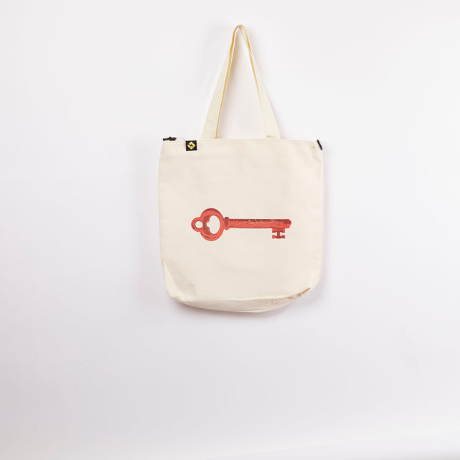 Farha Key | Off White Totebag Hanged
